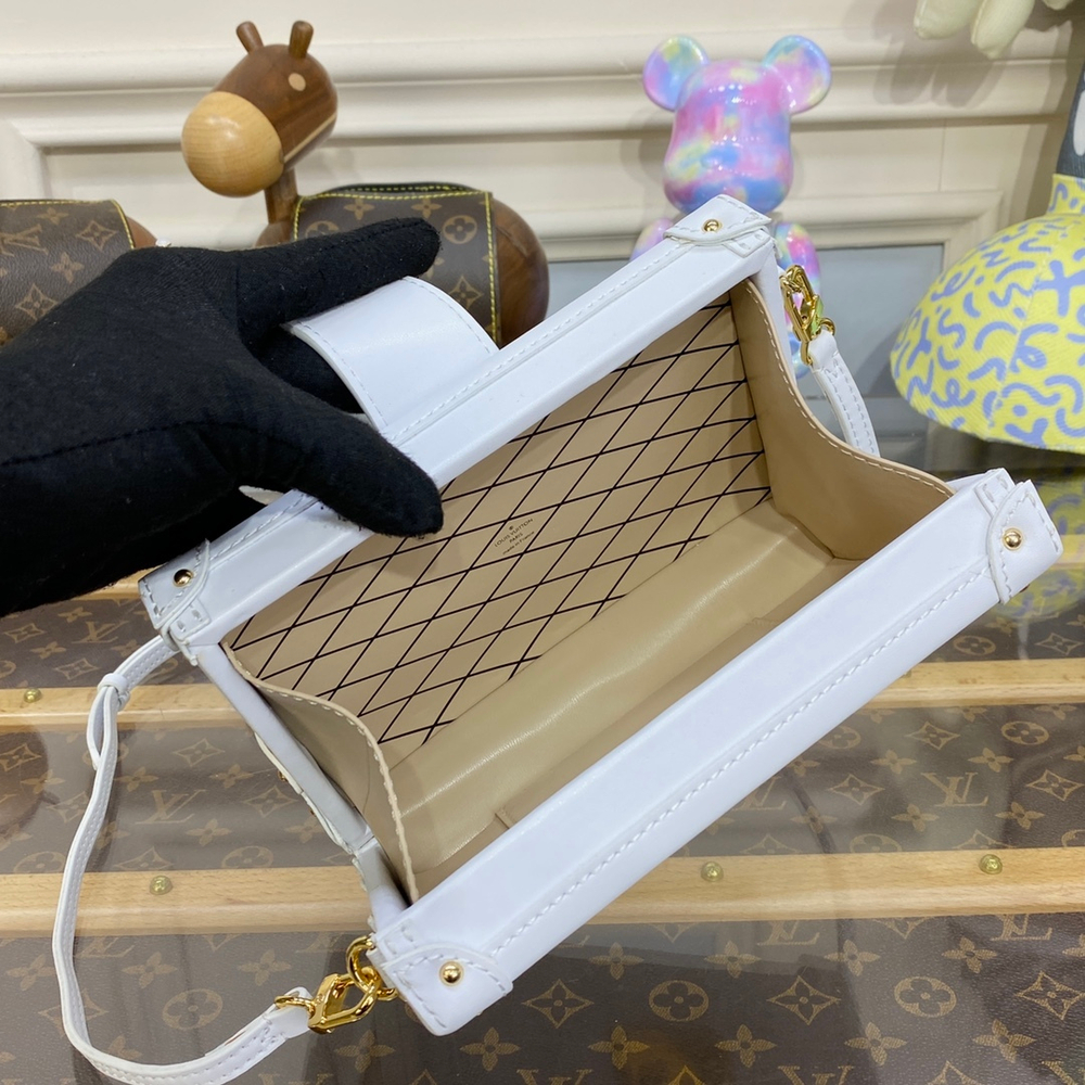 Louis Vuitton Petite Malle