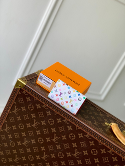 Louis Vuitton 6 Key Holder