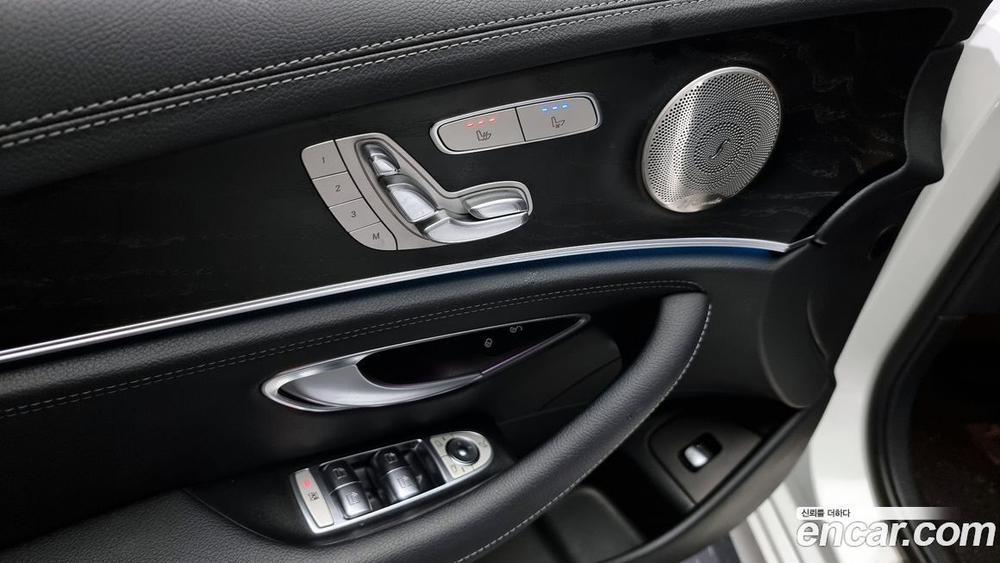 Mercedes-Benz E-Class W213 E220d 4MATIC AMG Line (04.2022)
