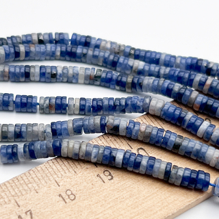Содалит бусины, рондель, размер около 1,5*4 мм, цена за отрезок 19 см (1/2 нити)