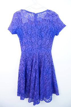 Платье Carmetric кружевное, визуально на 42 размер