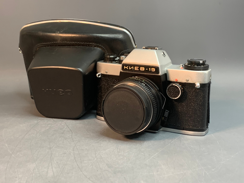 Киев-19 + Гелиос-81Н, объектив с дефектом