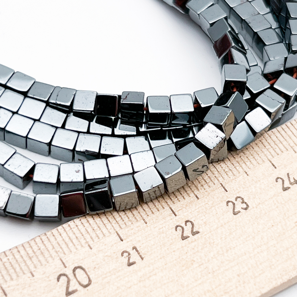 Гематит Куб бусины (имитация), цвет черный, размер около 4 мм, цена за 46-47 шт (1/2 нити)