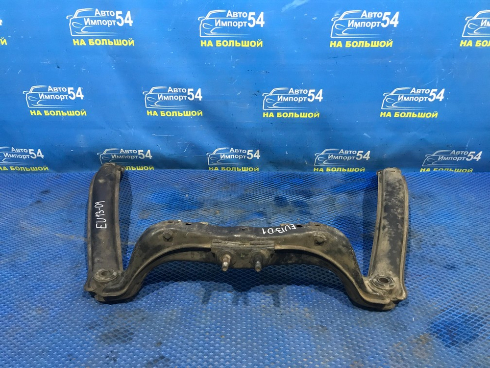 Балка задняя NISSAN BLUEBIRD 1993