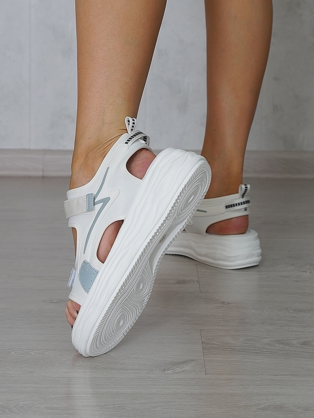 Сандалии женские CARDICIANA DY108-1