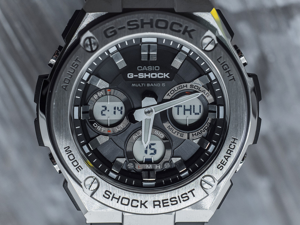 Японские наручные часы Casio G-SHOCK GST-W110-1A