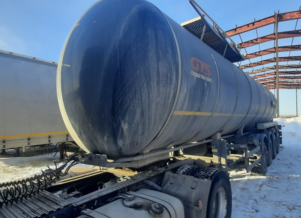 FoxTank 8777 Полуприцеп цистерна 877721 (светлые нефтепродукты)