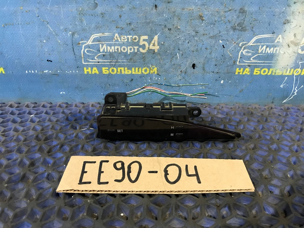 Часы салонные TOYOTA COROLLA 1990