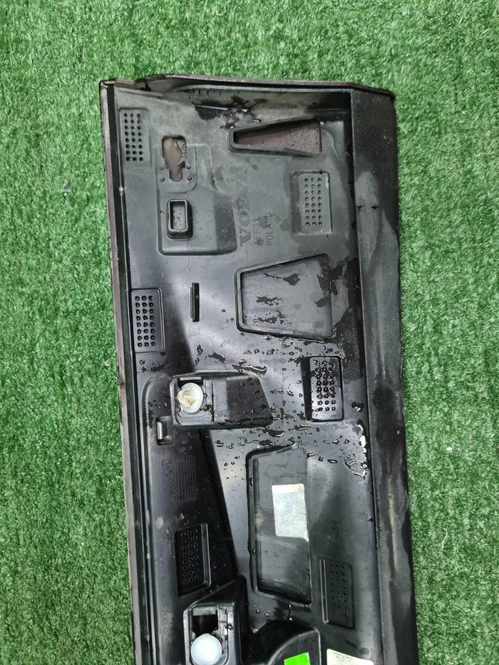 Накладка двери задняя правая Volvo XC60 2 (17-нв)