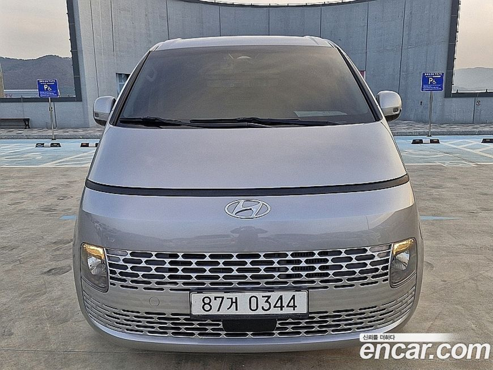 Hyundai Staria Cargo 3-х местный (07.2021)