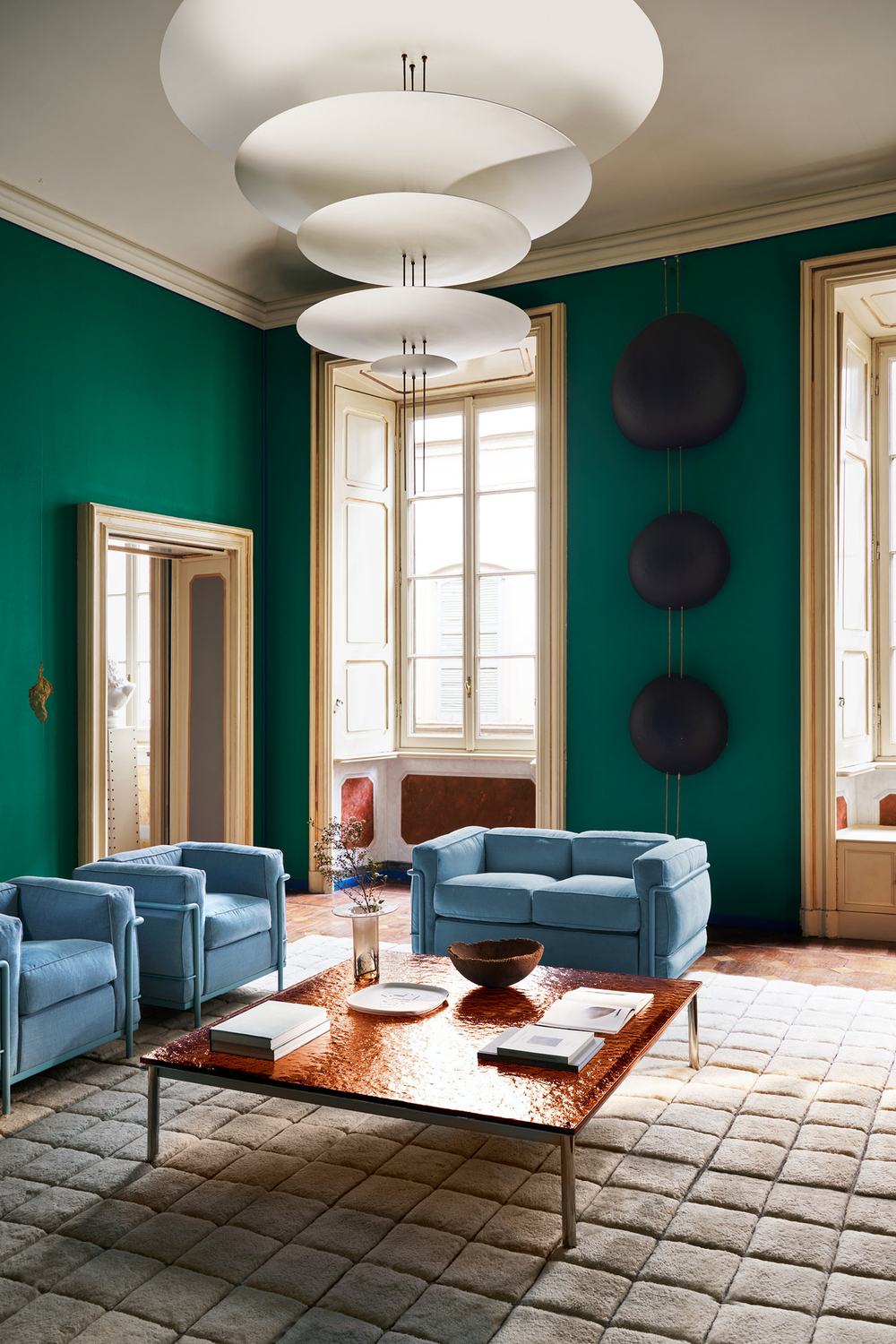 Столик Cassina 10 TABLE EN TUBE BASSE, GRAND MODÈLE