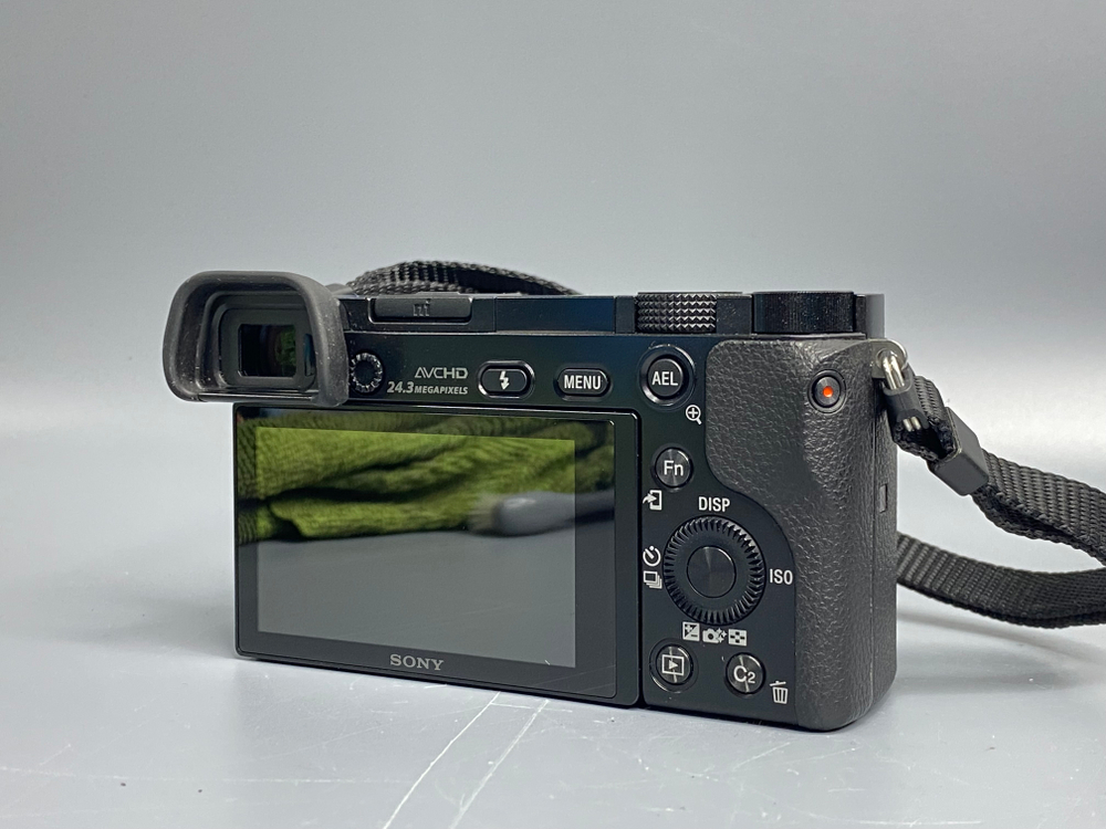 Sony A6000 4000 кадров