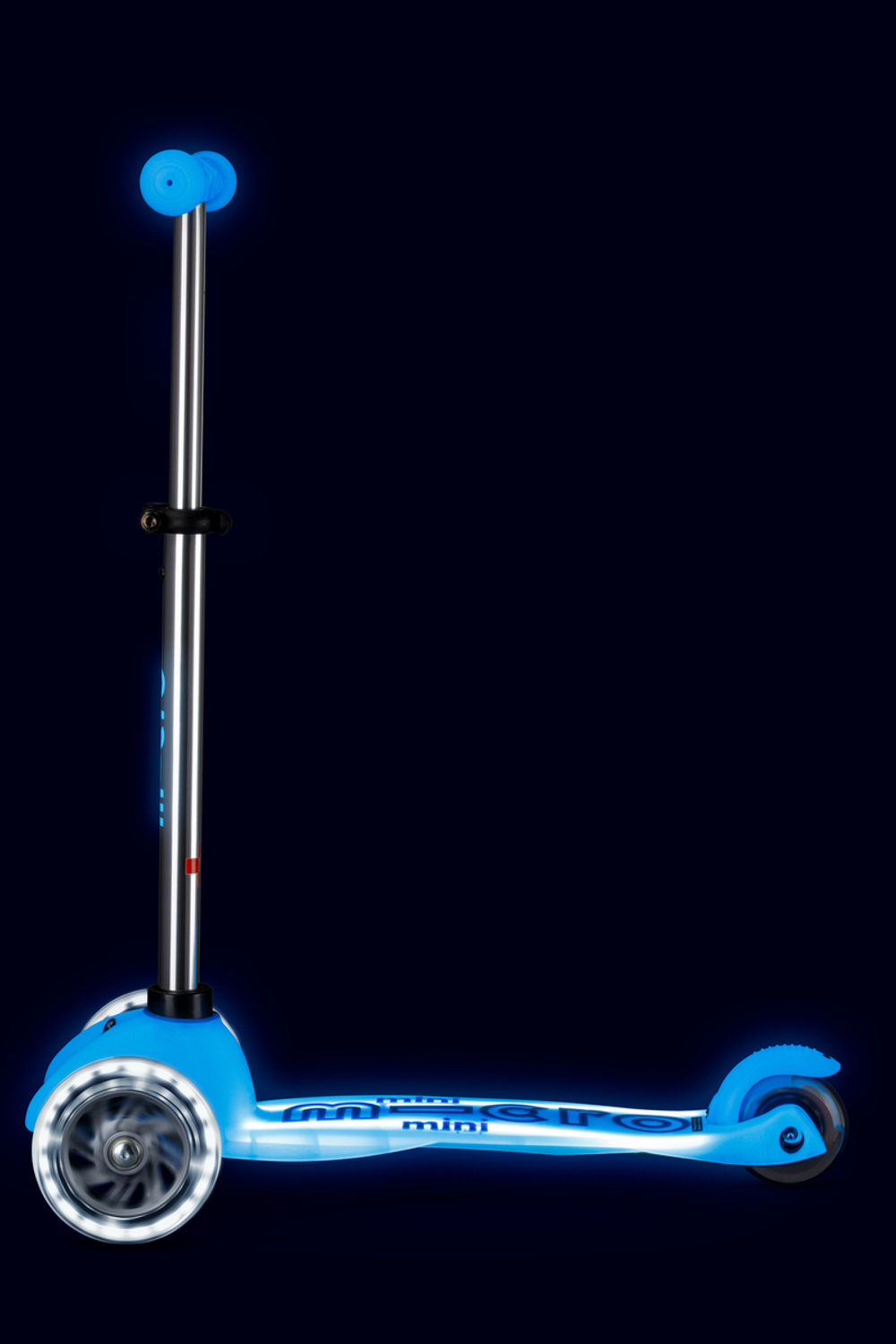 Самокат Mini Micro Deluxe Glow Plus (светящийся) LED арктический синий
