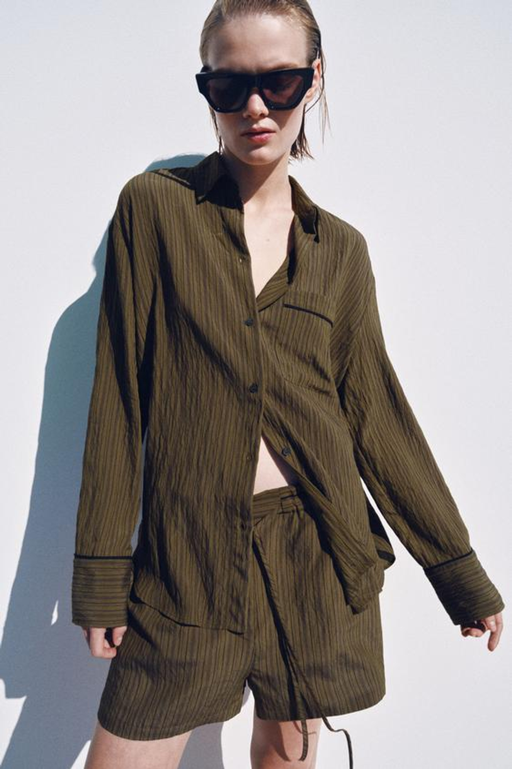 ZARA ЖАККАРДОВЫЕ ШОРТЫ В ПОЛОСКУ — ZW COLLECTION, КОРИЧНЕВЫЙ/СИНИЙ