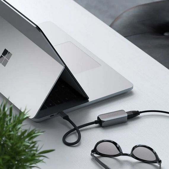 Адаптер Satechi USB-C 2.5 Gigabit Ethernet Adapter серый космос (ST-AE25M)