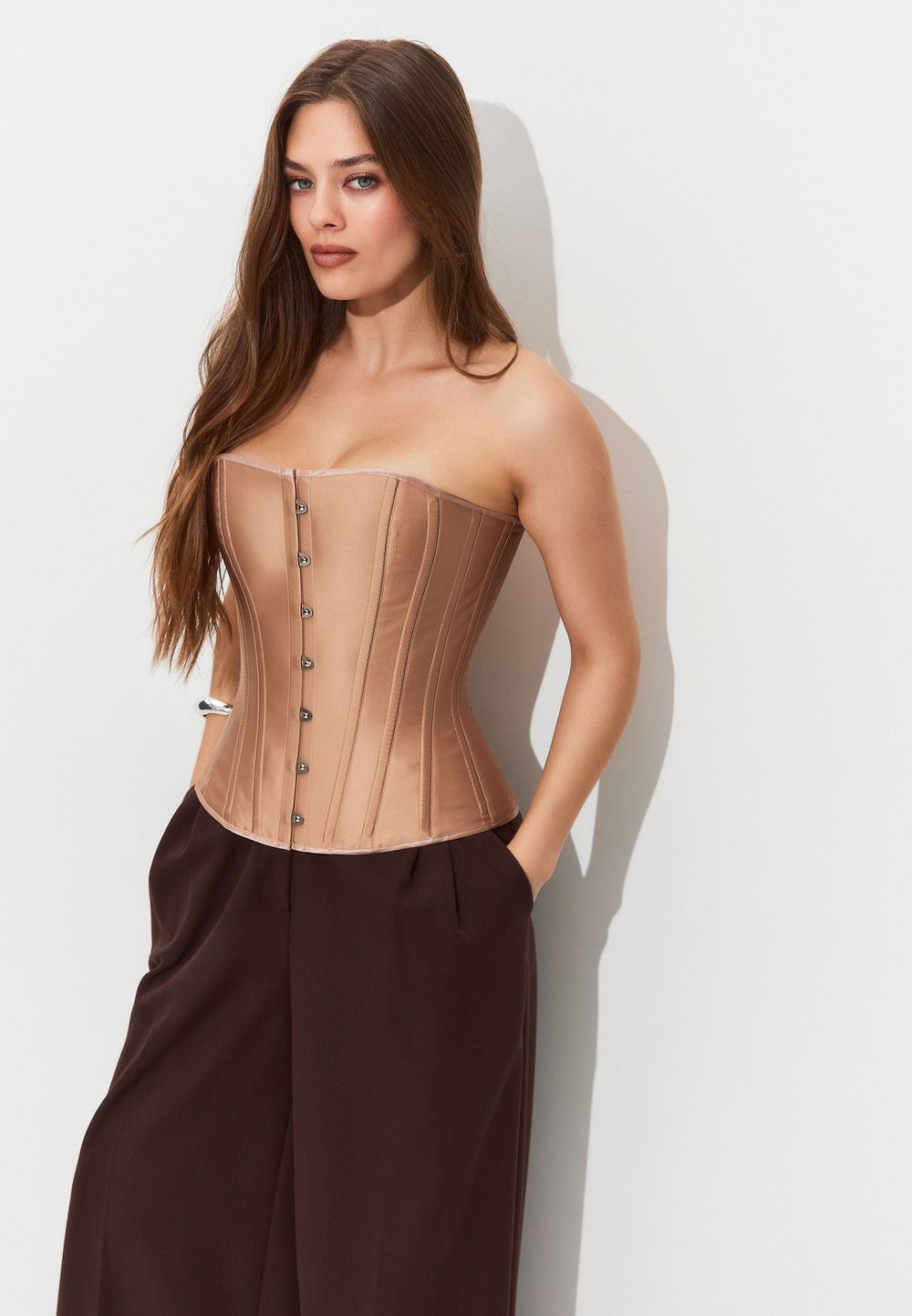 Нюдовый утягивающий корсет на выход
