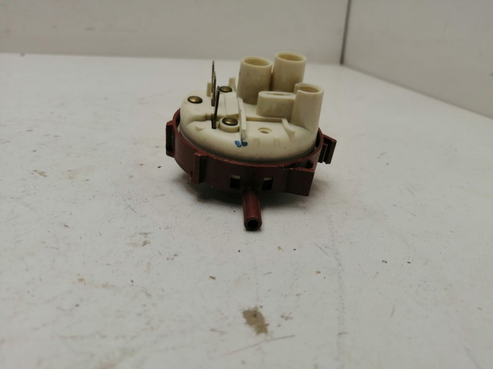 CDI9P50-40 ктп13 Датчик уровня воды для посудомоечной машины Candy 760051 б/у