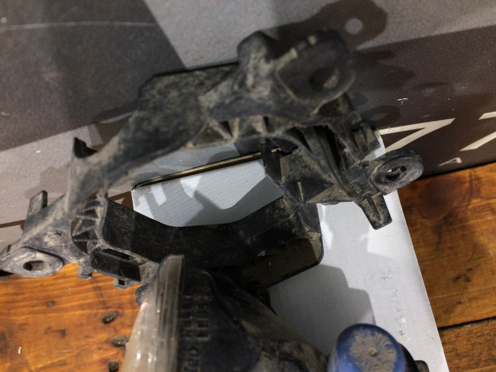 Фара противотуманная Logan 2 Sandero Duster Vesta, X-Ray  Б/У Оригинал 261500097R