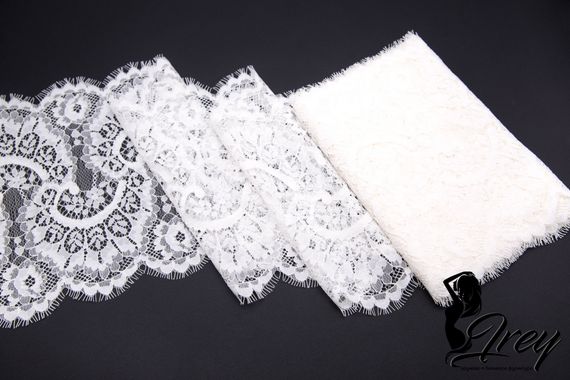 01-62 Кружево шантильи 22 см, айвори