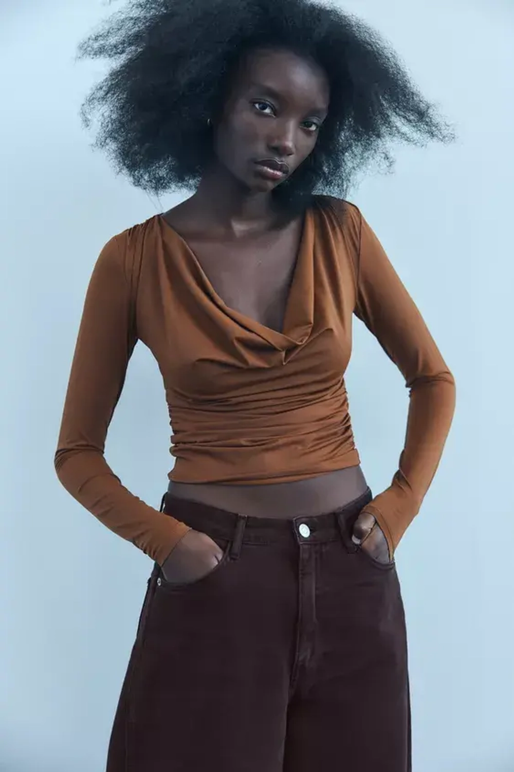 ZARA ТОП ИЗ ПОЛИАМИДА СО СБОРКАМИ, СВЕТЛО-КОРИЧНЕВЫЙ