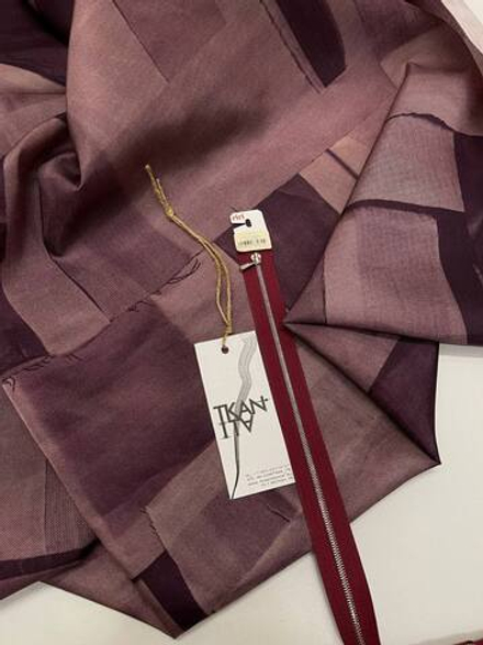 Курточно-плащевая ткань с пропиткой от воды (Ermenegildo Zegna, 100%полиэстер, Бордово-фиолетовая гамма/крупные заплатки, 140, 148 гр/м2)