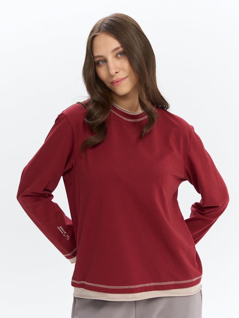 Лонгслив "НЕ идеальная" с контрастной отделкой женский