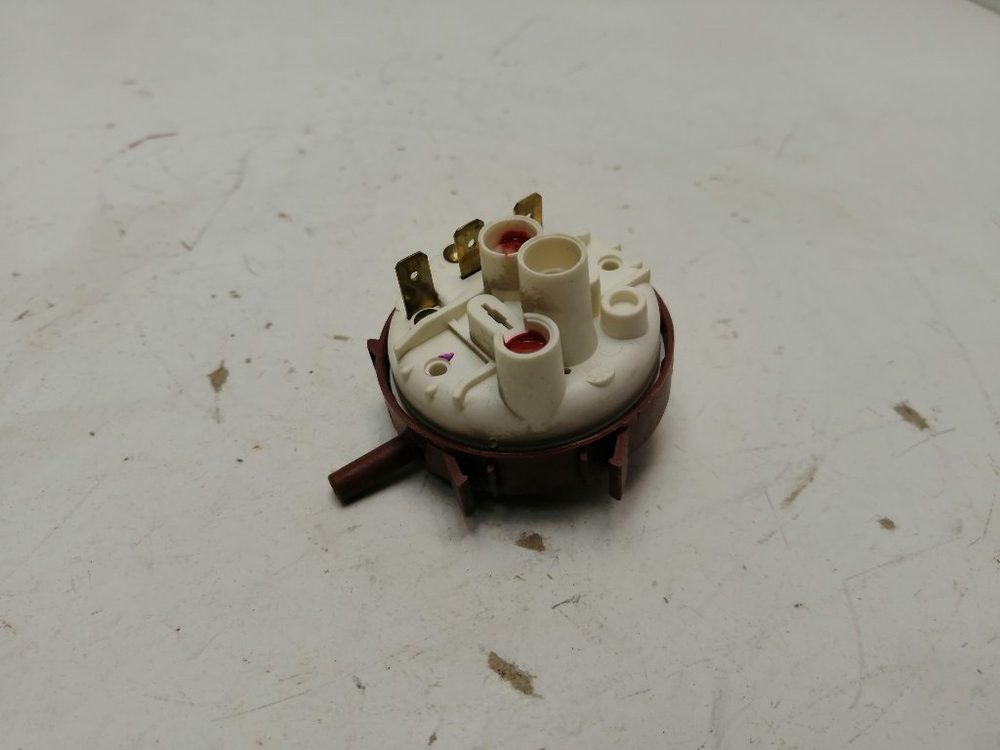 ADP450WH ктп12 Датчик уровня воды для посудомоечной машины Whirlpool 7610051 б/у
