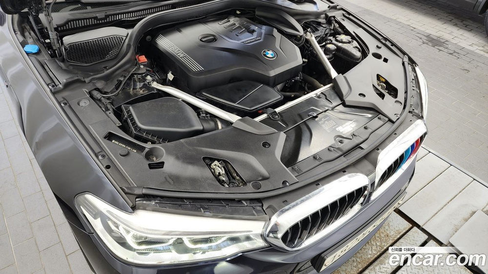 BMW 5 Series (G30) 520i M Sports (07.2020)