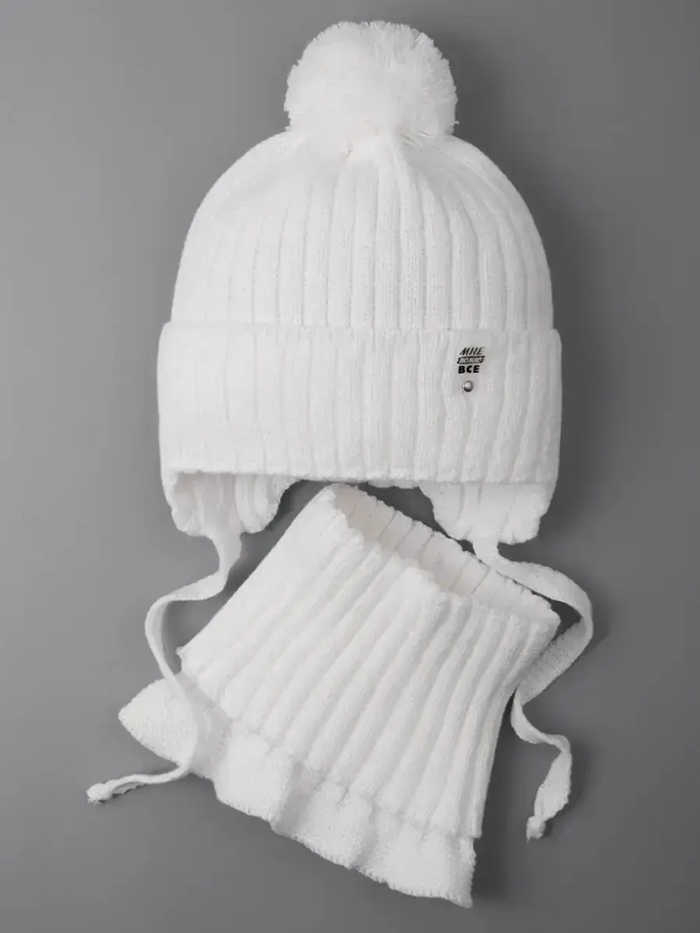 Шапка для девочки осенняя и снуд вязаные