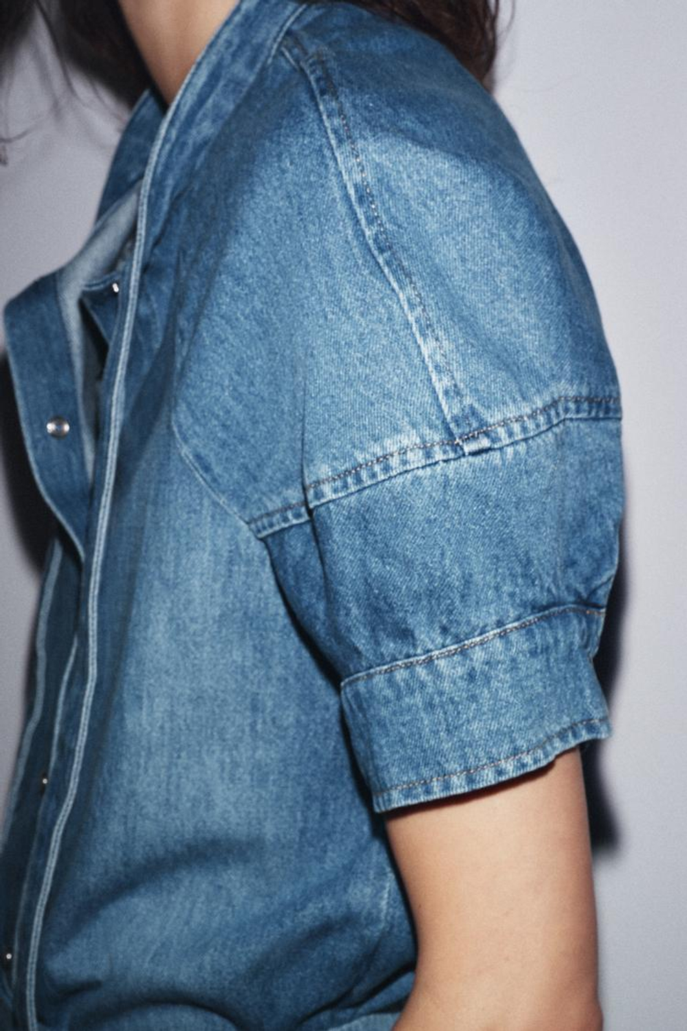 ZARA ДЖИНСОВАЯ РУБАШКА С ЗАВЯЗКАМИ — ZW COLLECTION, ВЫЦВЕТШИЙ СИНИЙ