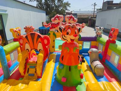 Коммерческий надувной батут «Тигриная страна 4», 10*6*5,5 м