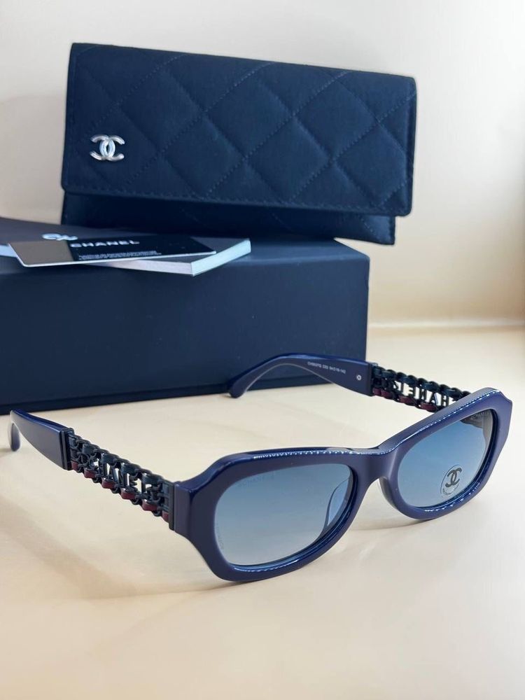 Солнцезащитные очки CHANEL