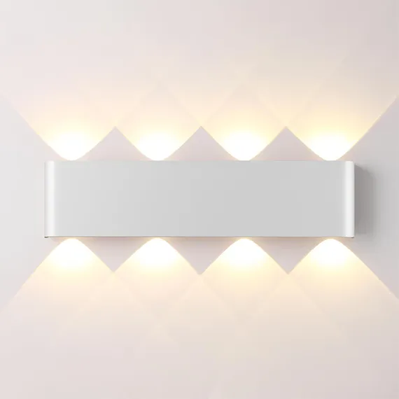 7192/8WL HIGHTECH ODL27 Настенный светильник белый/металл IP20 LED 8W 3000K 220V MAGNUM