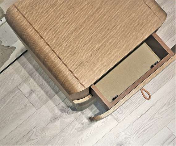 Тумба прикроватная SG-46, бежевая экокожа, шпон ореха