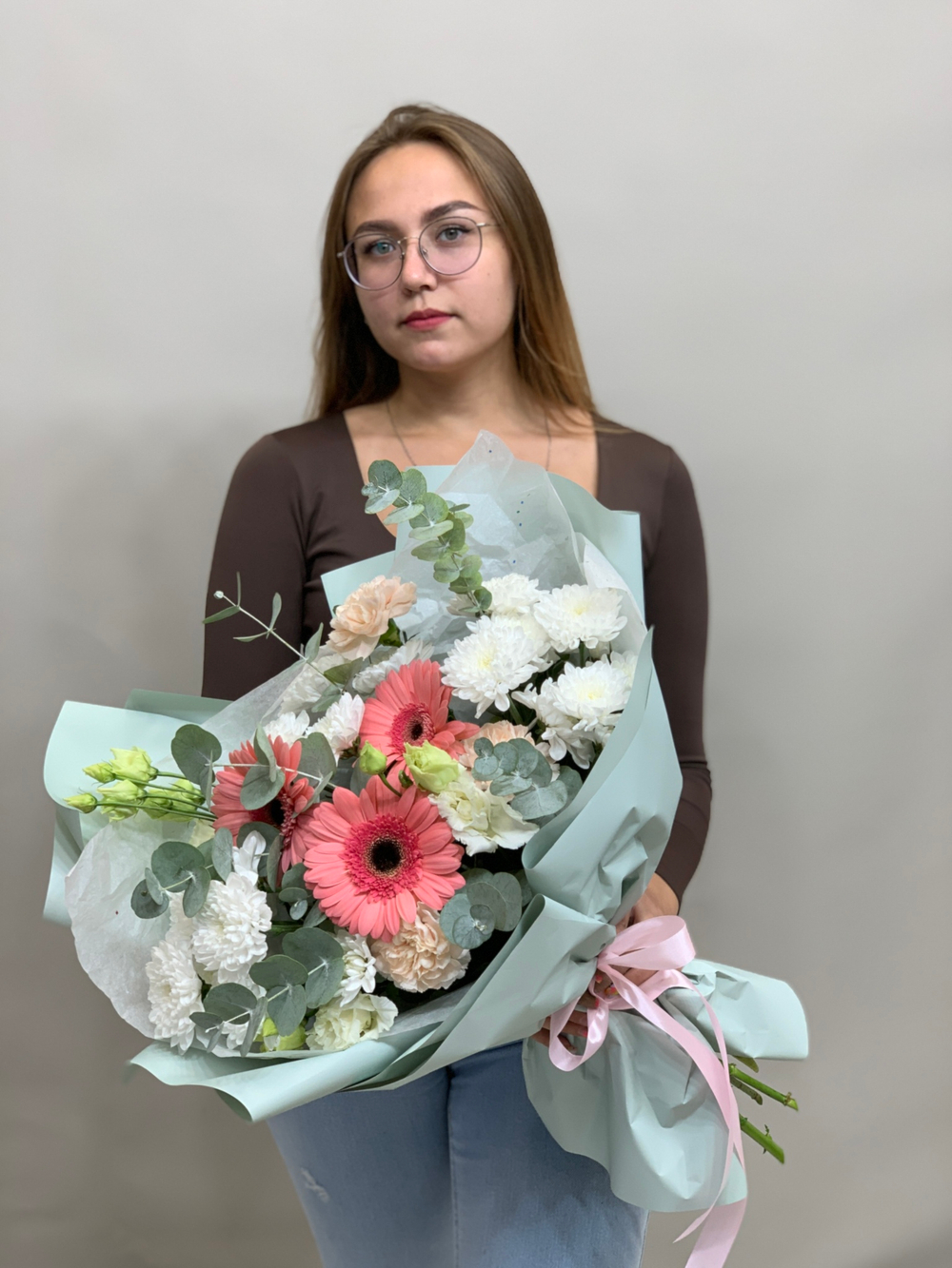 Букет цветов с герберами Фисташковый сорбет