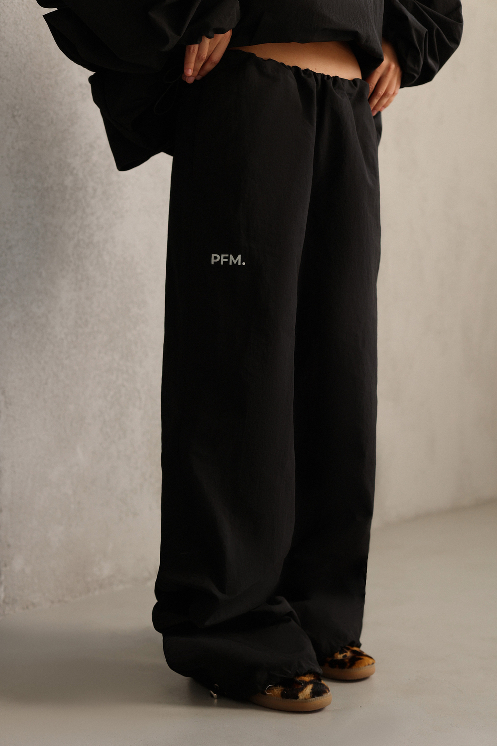 Брюки из плащевки