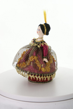 Кукла-шкатулка Дама в маскарадном костюме 19 века