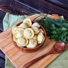 Замороженные пельмени с телятиной 450 г — форма и лепка пельменей. Натуральный фарш из отборной телятины.