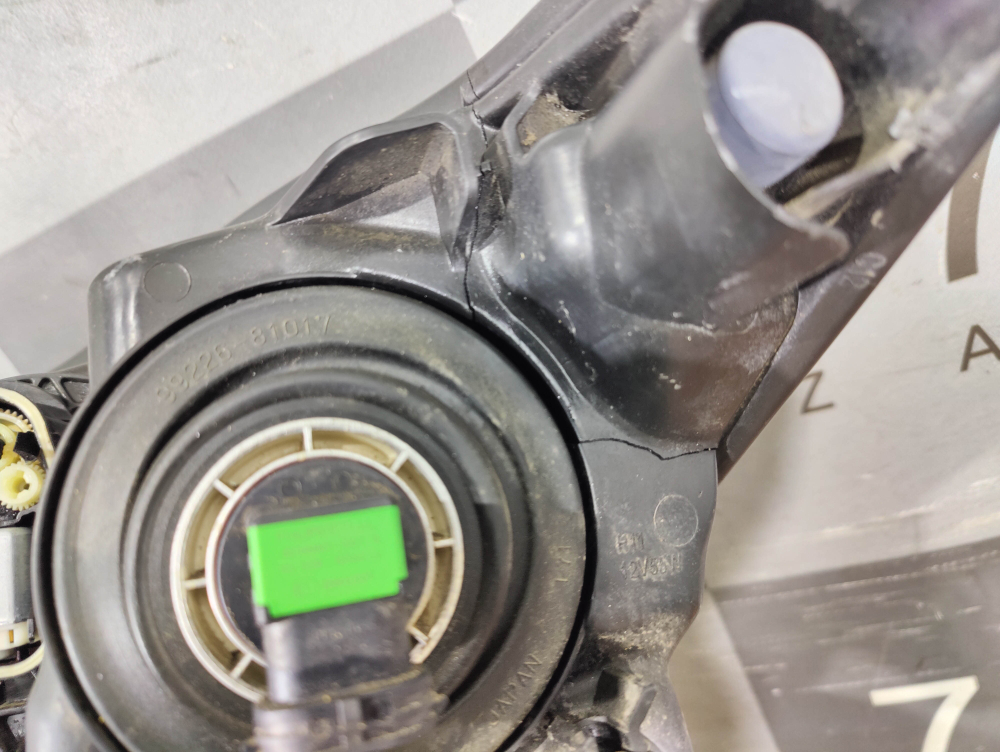 Фара правая галоген Nissan Qashqai 2 (J11) 17-24 Б/У Оригинал 26010HV00B