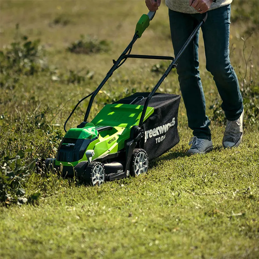 Аккумуляторная газонокосилка Greenworks G40LM35K5 40В (1 x 5 Ач, ЗУ) нож 35 см, 2501907UG