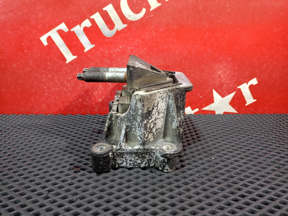 Подушка двигателя задняя