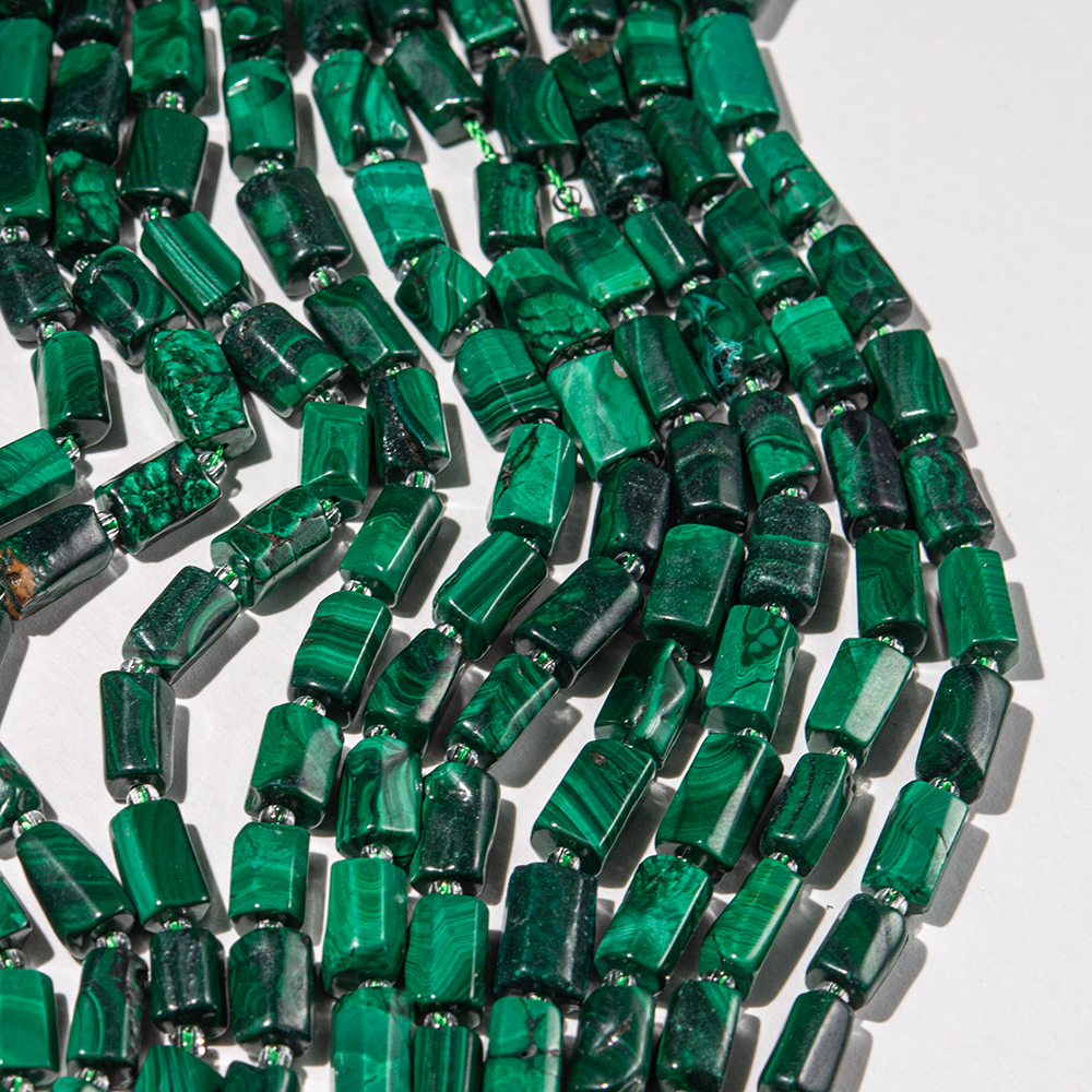 Малахит натуральный, бочонки с гранями, 8-13*6-8мм