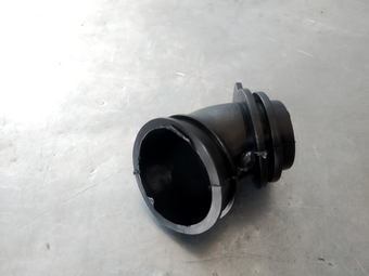 патрубок воздушного фильтра сузуки летс