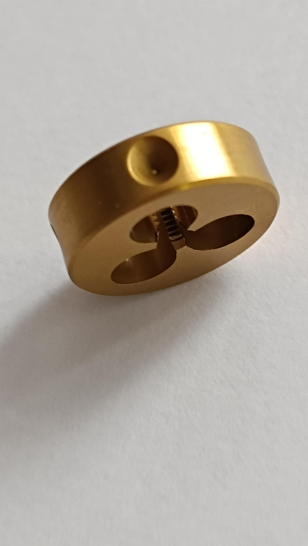 Плашка HSSE M2,5x0,45 6g DIN22568 ADK188-025