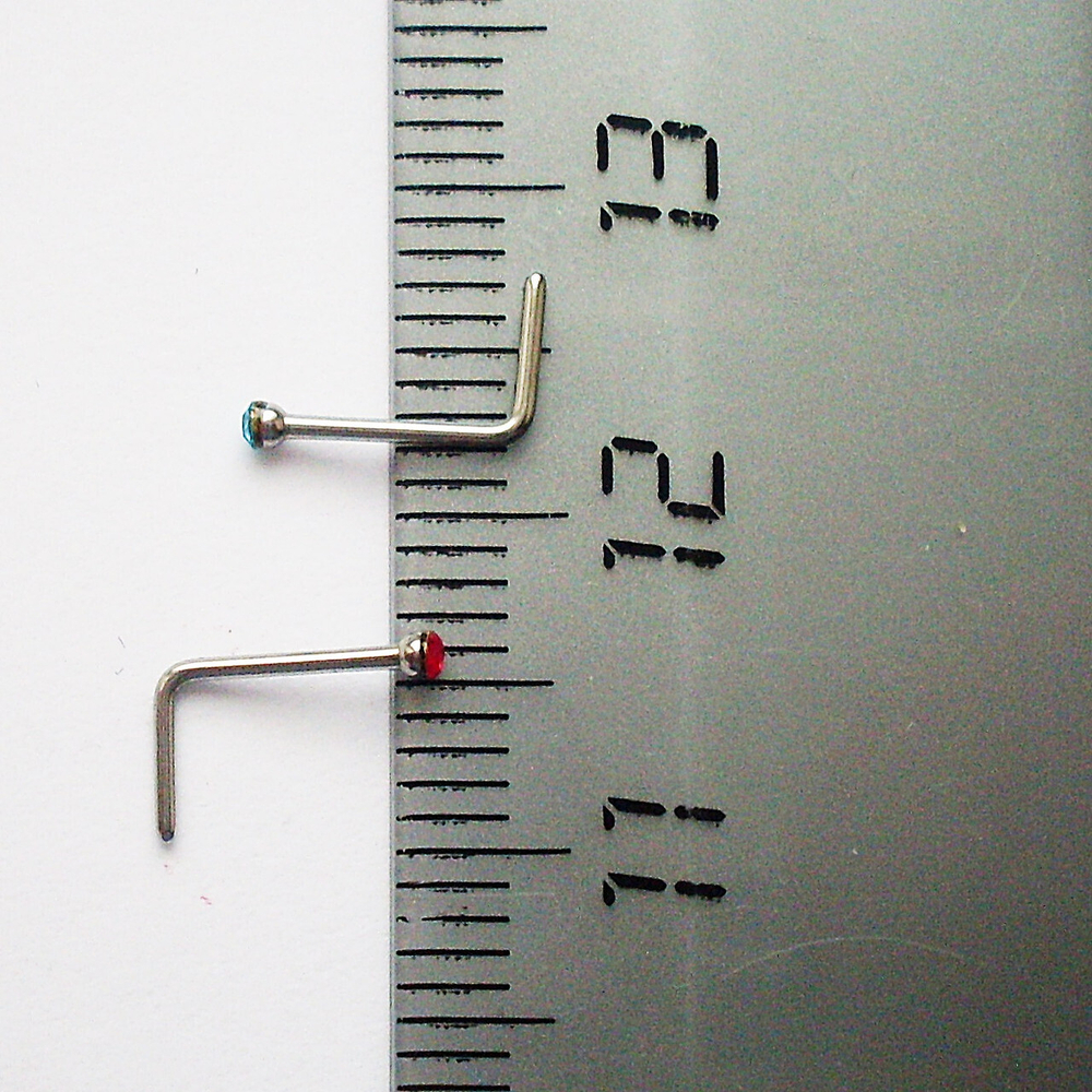 Пирсинг для носа, изогнутая "L" (треугольник) нострилла с цветными кристаллами 1,5 мм. Сталь 316L .