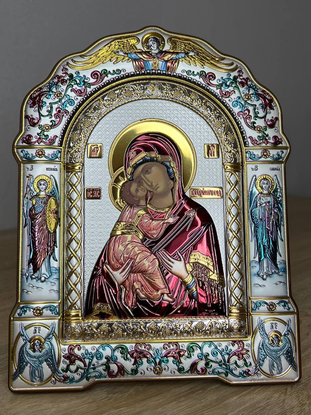 Владимирская БМ, икона арочная с рамкой под стеклом, белое дерево, эмаль 167х228