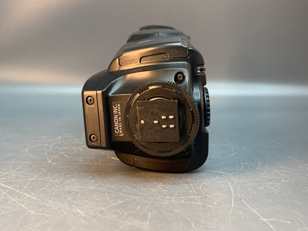 Canon 580EX, немного окислен один контакт