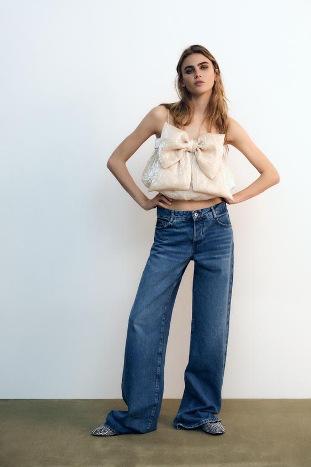 ZARA УКОРОЧЕННЫЙ ТОП С БАНТОМ, ЭКРЮ