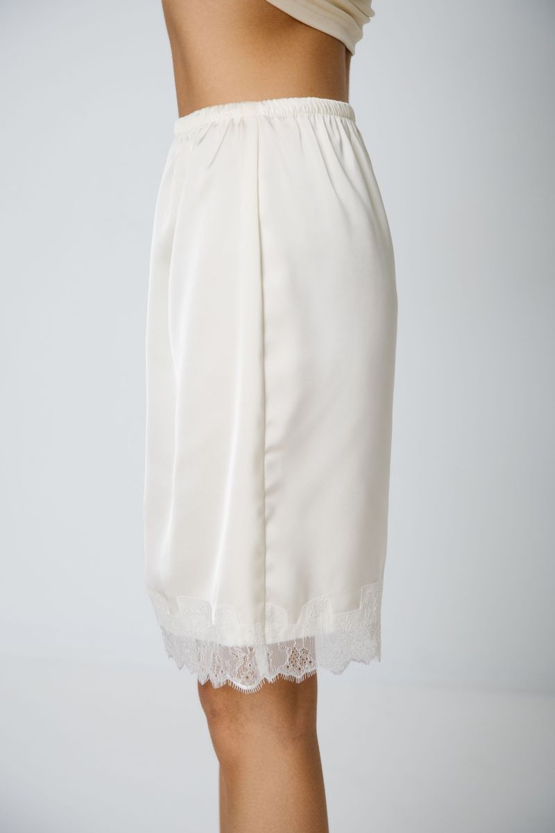 Юбка из шелка с кружевом мини кремовая