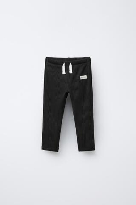 ZARA ОДНОТОННЫЕ ЛЕГИНСЫ В РУБЧИК С НАШИВКОЙ, ЧЕРНЫЙ